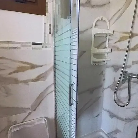 Liz 公寓 蒂亚斯